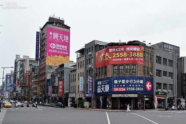 台北圓環由於寧夏夜市的大陸觀光客源，近年新建案推案不斷。（好房網News記者 陳韋帆／攝影）