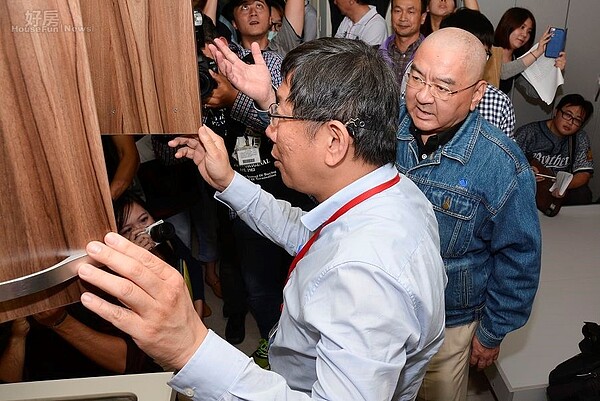 興隆公營宅正式開租,北市長柯文哲與潤泰董事長尹衍樑共同驗屋。(好房網News記者 陳韋帆/攝影)
