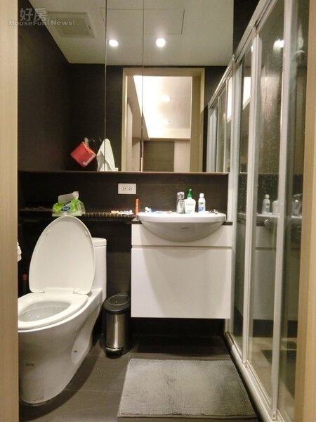 6.浴室部份趙芸個人偏好乾濕分離系統，這也是她在挑選租屋的必要堅持。 