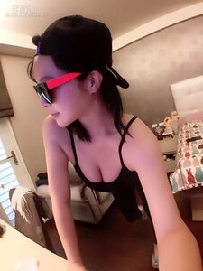 9.趙芸平時也不吝於將在家健身時的性感自拍，PO在臉書上與粉絲分享。