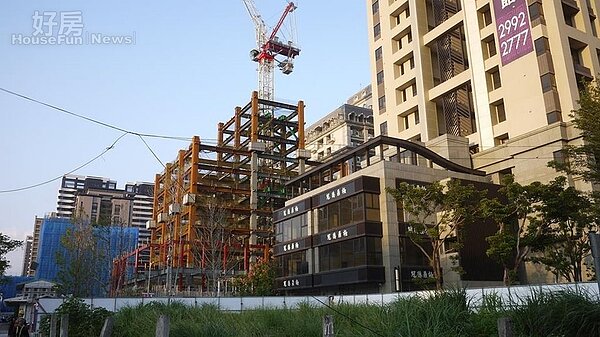 捷運環狀線施工中,新莊、頭前建案仍陸續施工。(好房網News記者賈蓉/攝影)