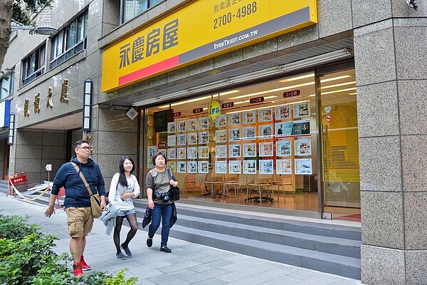趕搭年底省稅購屋潮,11月買氣出現小回溫(好房網News記者 陳韋帆/攝影)