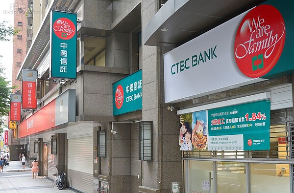 現行房價高漲,年輕人想買房只能依靠房貸。(好房網News記者 陳為帆/攝影)