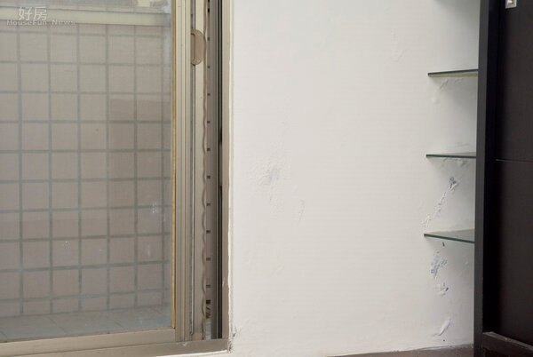 陽台或靠近窗戶的地方，時常有漏水造成壁癌的問題。（好房網News記者 陳韋帆／攝影）