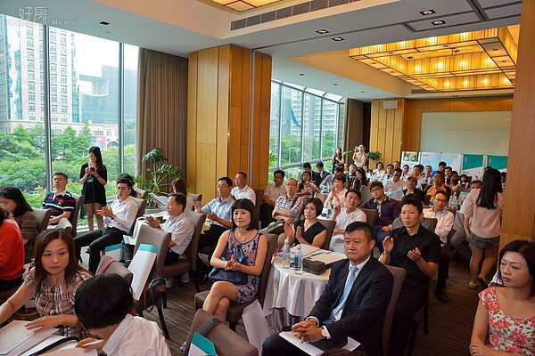 台中有業者不斷推出海外投資的訊息,以台灣兩大建商冠虹建設與鈺通營造共同在東協中心的柬埔寨金邊堆谷區,打造25層樓「INN CASA」日租型飯店宅,結合度假奢華休旅主題,並引進兩大飯店品牌24小時日租型酒店物業管理,總銷金額約新台幣10億元。(好房網News記者 陳韋帆/攝影)