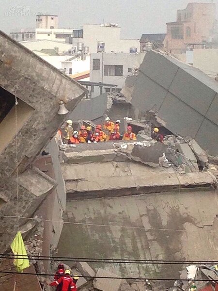 台南災情慘重，若發生在台北「會倒4千棟」。（網友提供）