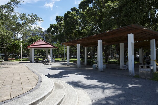 公園兩翼的簡易運動場、體建設施區及兒童遊戲場外，同時也帶入了與自然共生的觀念，是民生社區居民休閒活動不可或缺的一部分。(圖／資料照片)