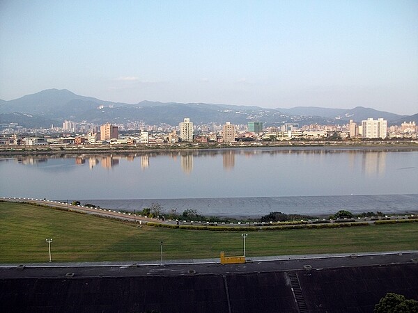 صور+فنانات+بدون+ملابس 重陽重劃區美麗河濱綠景、陽明山景、淡水河景 ...