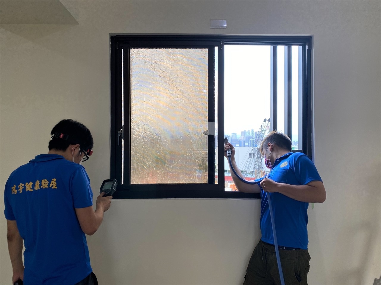 窗戶密合度、滲漏水測試／鴻宇健康驗屋提供