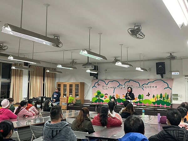 木柵國小夜補校一〇九學年度第二學期開學典禮。圖/簡玉卿提供