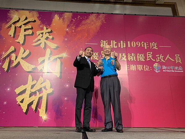 水源里里長柯義和，榮獲多次特優里長。圖／柯義和提供