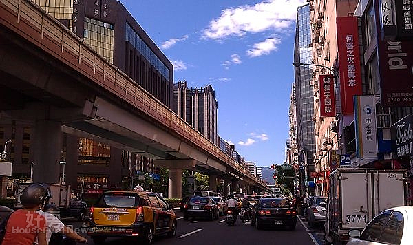 5捷運文湖線的復興北路附近，向來是餐飲業的兵家必爭之地。