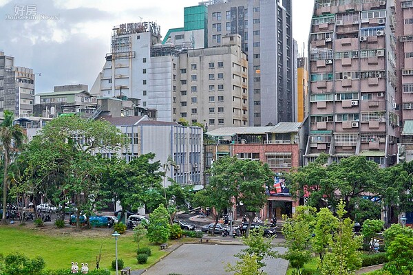 萬華區社會住宅基地,昆明街、開封街二段交接口,中興國小校舍舊址,萬華區房產俯瞰圖,落實居住正義政策,台北好好看系列綠地。(好房News記者陳韋帆/攝影)