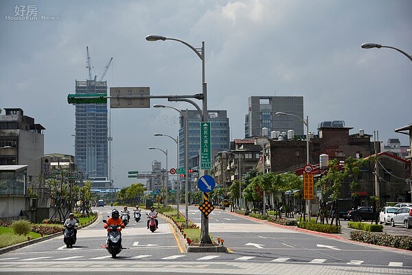 南港區市民大道八段街景,老公寓,老房,老屋,老宅,南港區街景。(好房News記者 陳韋帆/攝影)