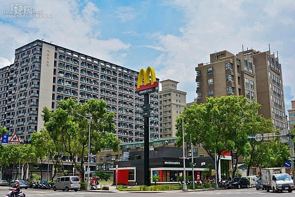 北大特區,學成路街景,店家商圈,麥當勞。(好房News記者 陳韋帆/攝影)