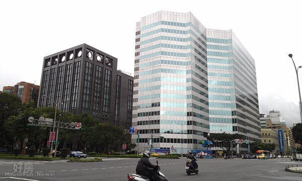 萬國商業大樓(好房News記者林美欣攝影)
