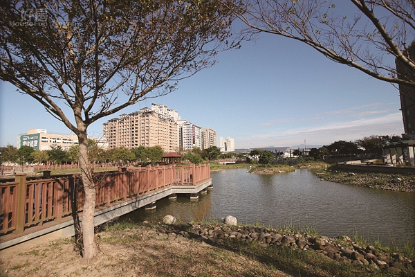 新竹縣竹北高鐵特區　坐擁萬坪森林公園