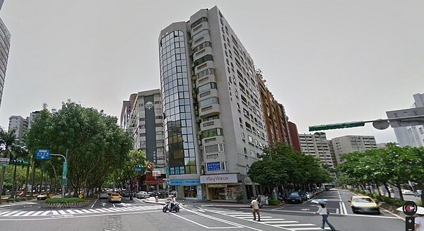 北市仁愛路安和路口(翻攝google map)