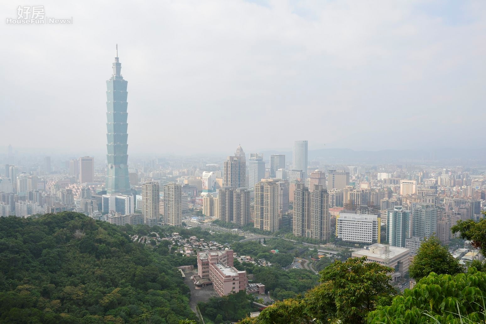 101大樓與台北市俯瞰圖。（好房網News記者 陳韋帆／攝影）
