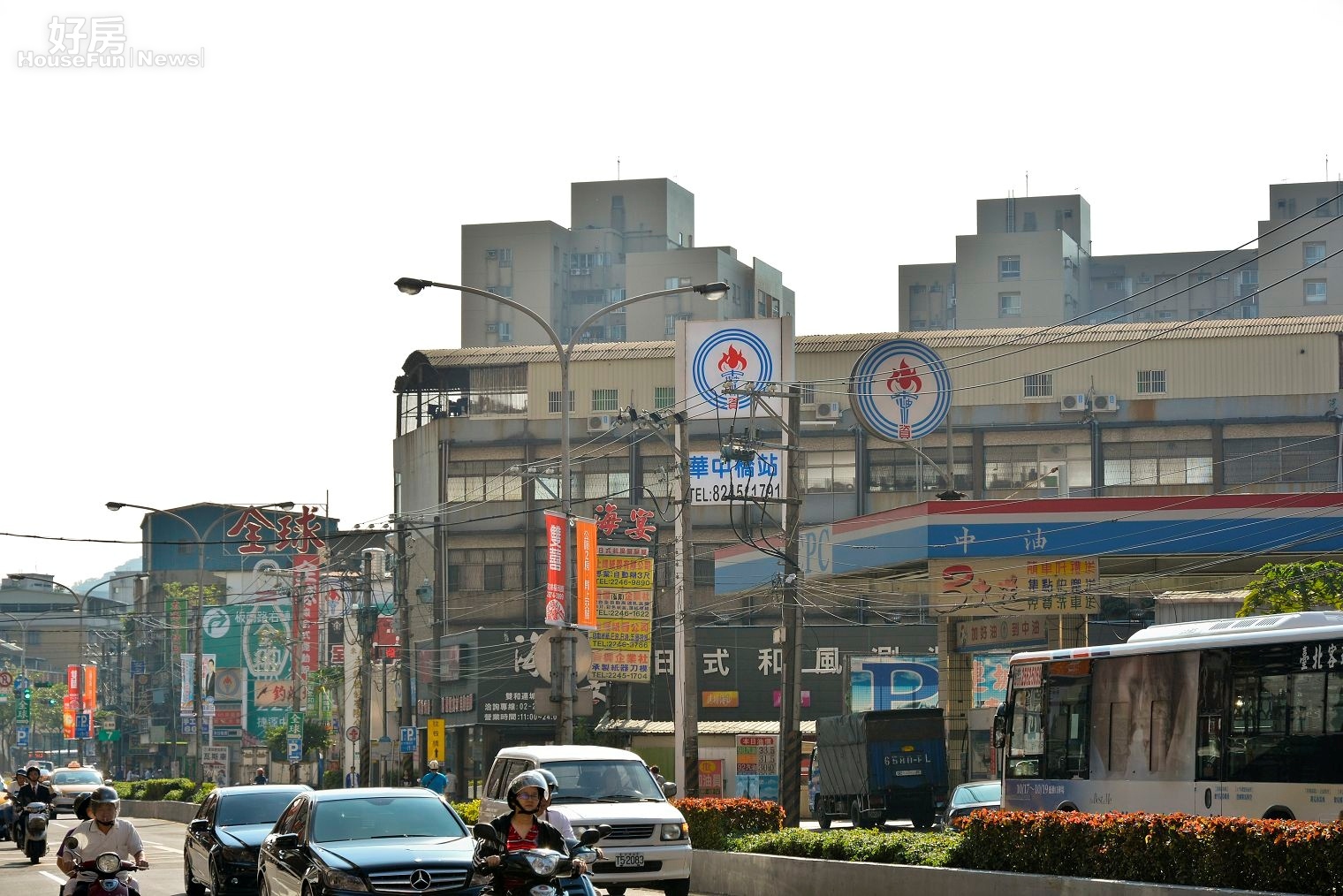 捷運萬大線華中橋站旁街景。（好房網News記者 陳韋帆／攝影）