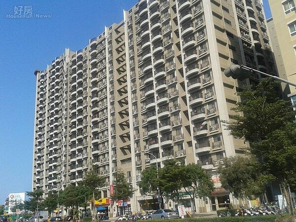 1「活力城」為林口區553戶大型建案,外觀氣派宏偉。