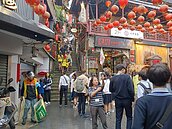 九份老街天天可做生意有人加租搶店面　但設籍人口流失10年少兩成