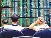 上沖下洗　台指期爆36萬口天量