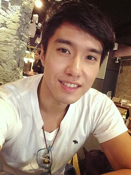 1.人氣男模洪浩竣,被網友熱議外貌神似言承旭、始源。