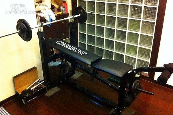 8.家裡有不少健身器材,省下去健身房的費用。