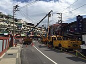 房子傾斜成這樣！基隆復興路違建開拆