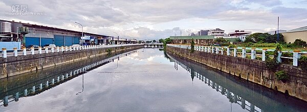 位於新莊泰山的塭仔圳重劃區,就是在塭仔圳旁邊(大刊頭)