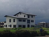 農舍開放法拍取得　遭批大開後門