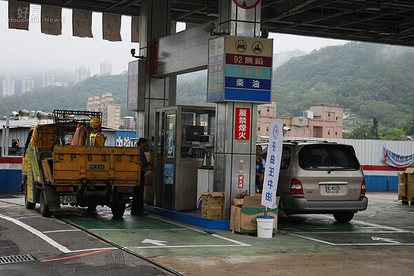 油價來到新低點(好房網NEWS記者張聖奕/攝影)