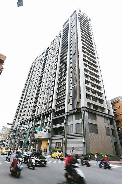 北市府明將重推捷運小碧潭站、台北橋站共310戶捷運聯開宅供民眾申請入住。圖為捷運台北橋站聯開宅。 （本報資料照片）