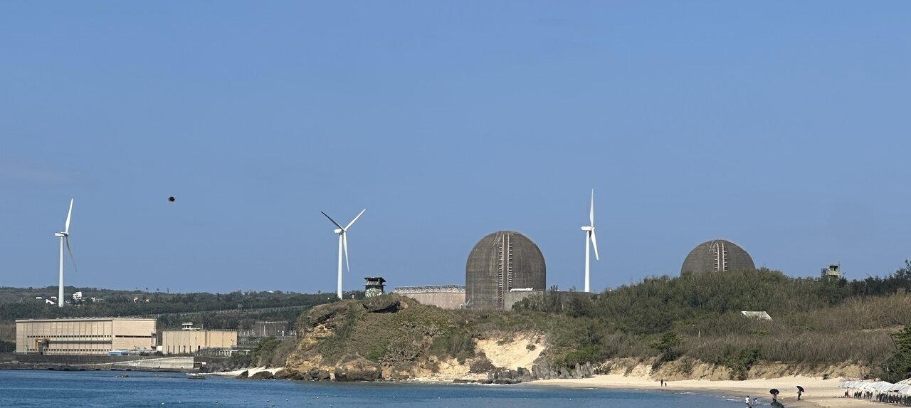 核安會昨表示,已完成台電提出的核三廠運轉執照換照申請案及再運轉計畫相關文件的程序審查。圖為核三廠。圖/聯合報系資料照片