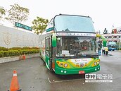 長榮中學創舉　39輛校車排煙納管