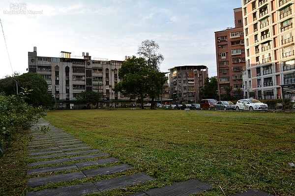 新店區閒置民眾土地，新北市府代管增加民眾綠地休閒空間。（好房網News記者 陳韋帆／攝影）