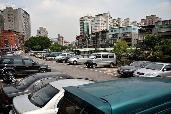 「地價稅調漲」影響大,連車位都因此漲租金。(好房網News記者 陳韋帆/攝影)