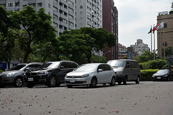 房價高漲連帶停車位也變得相當昂貴。（好房網News記者 陳韋帆／攝影）