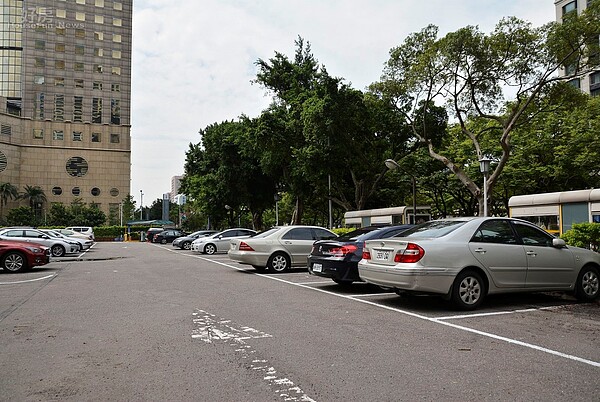 房價高漲連帶停車位也變得相當昂貴。（好房網News記者 陳韋帆／攝影）