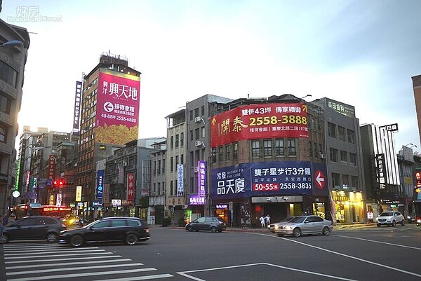 大同區房價跌幅達15%,指標建案更出現屋主打7~8折求售的狀況。(好房網News記者賈蓉/攝影)