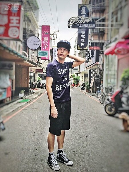 9.目前租屋在板橋的陳岢鋐,很滿意附近的生活機能,常走逛挖掘附近的小店。