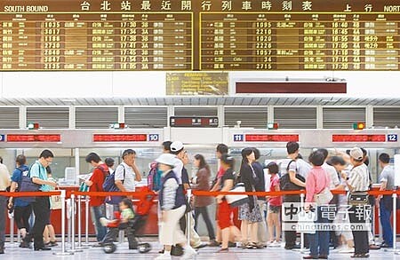 
台鐵昨凌晨開賣中秋連假車票，1分鐘就賣出10萬多張票，普悠瑪與太魯閣號花東座位「秒殺」。（本報資料照片）
 