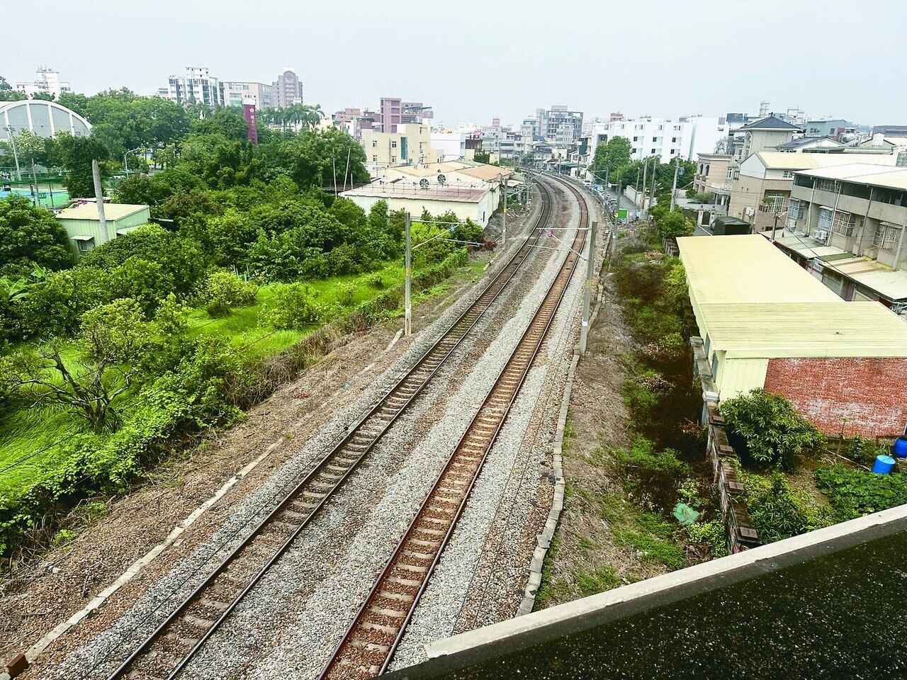 雲林斗六市區鐵道高架化議題卅年來仍在紙上談兵，每逢選舉成為話題，縣府昨開說明會，籲請中央加速審查核定計畫。記者蔡維斌／攝影 