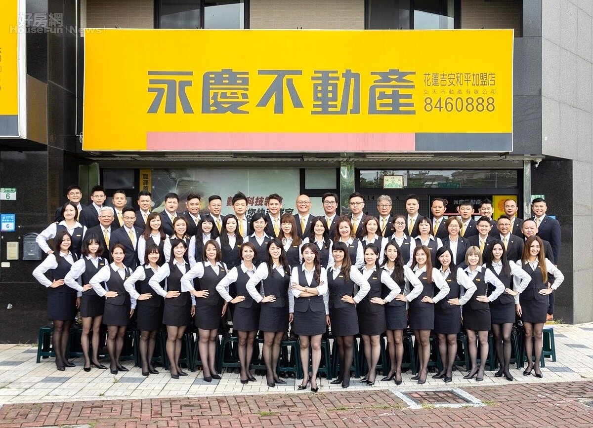 唐嘉萍打造團隊共戰的文化，以友善合作建立共好氛圍。圖／永慶房產集團提供
