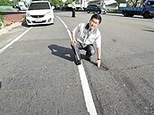 沙鹿坑洞未補實　議員批官僚