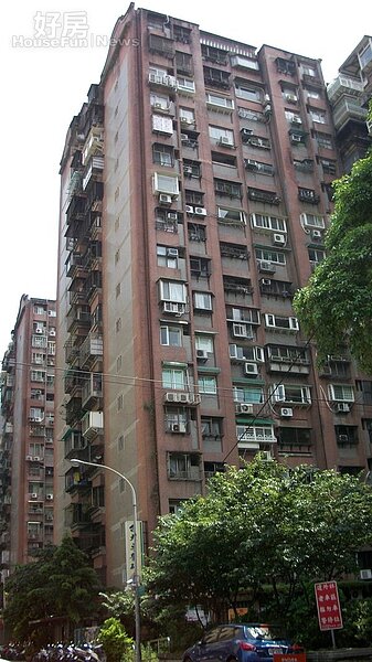 2近1年來,大安國宅平均房價約在73萬元之譜。