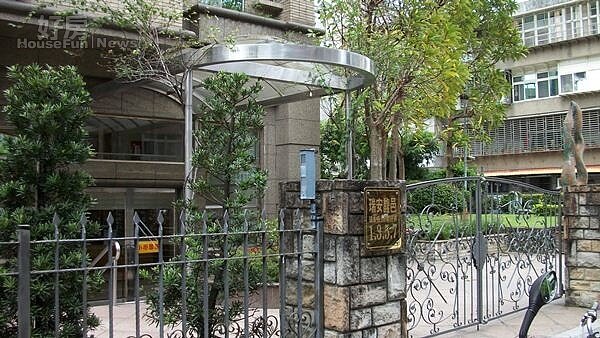 4張葳葳曾是「瑞安馥邑」的知名住戶。