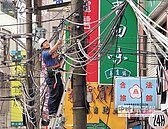 纜線愈掛愈多　天空計畫空談