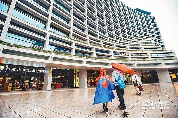 為擺脫「不夠文創」的形象,台灣大哥大公司已遷走在台北文創大樓的部分單位,讓出上千坪空間。(中時報系資料照)